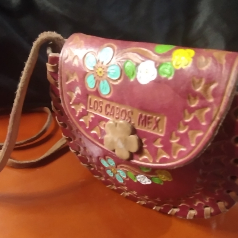 Vintage Los Cabos Mexico Handmade Small Tooled Leather Purse W Floral Design